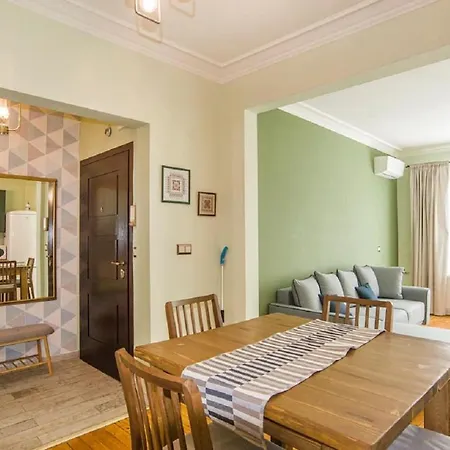 Top Central 2 Bedroom Next To Ndk