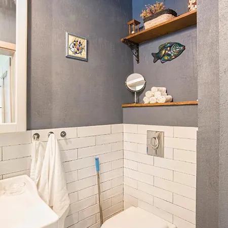 Top Central 2 Bedroom Next To Ndk *